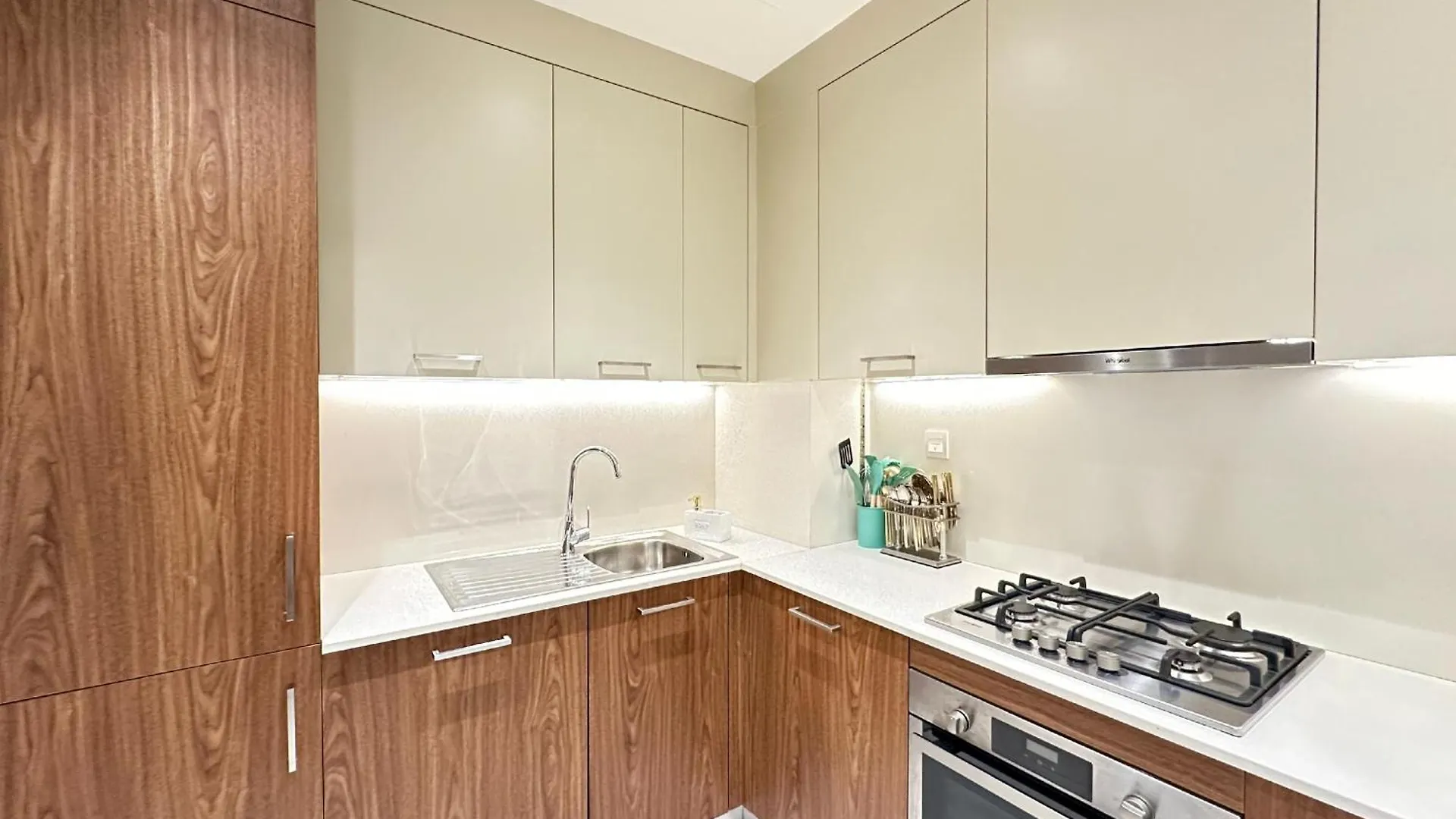 Stylish 1-Bedroom Apartment In Dubai Silicon Oasis - By Alphatel Vacations アラブ首長国連邦